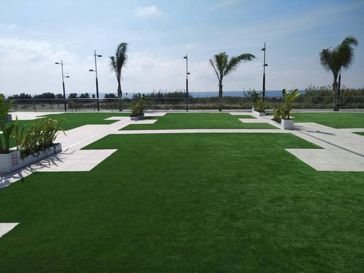 Apartamento En Primera Linea De Playa, Con Piscina Y Garaje En Torrox Costa Exterior photo